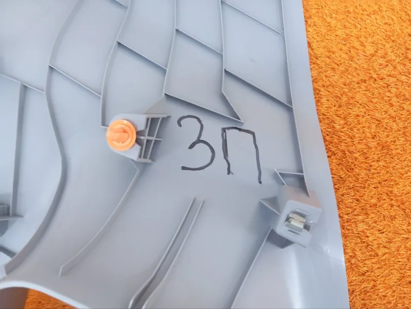 Накладка на стойку кузова