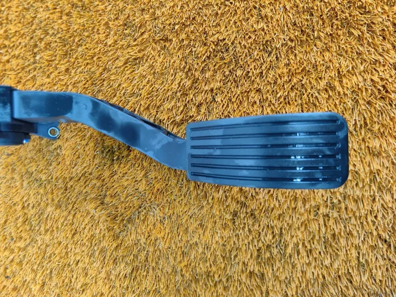 Педаль газа