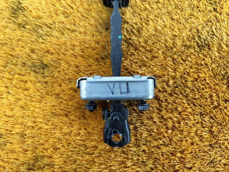 Ограничитель двери