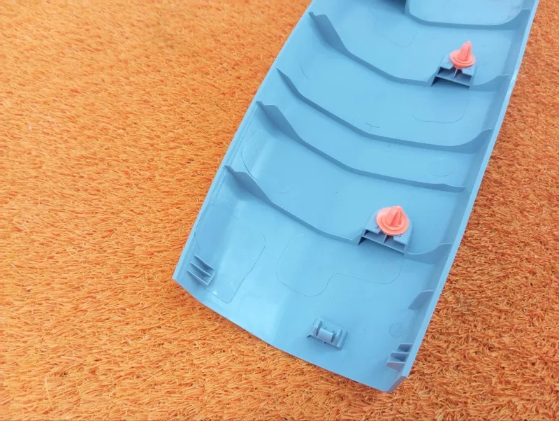 Обшивка двери багажника