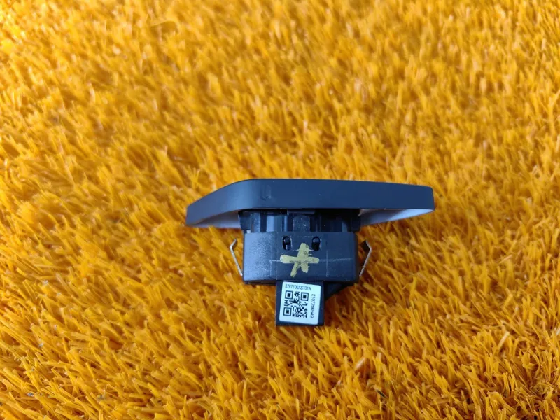 Кнопка центрального замка