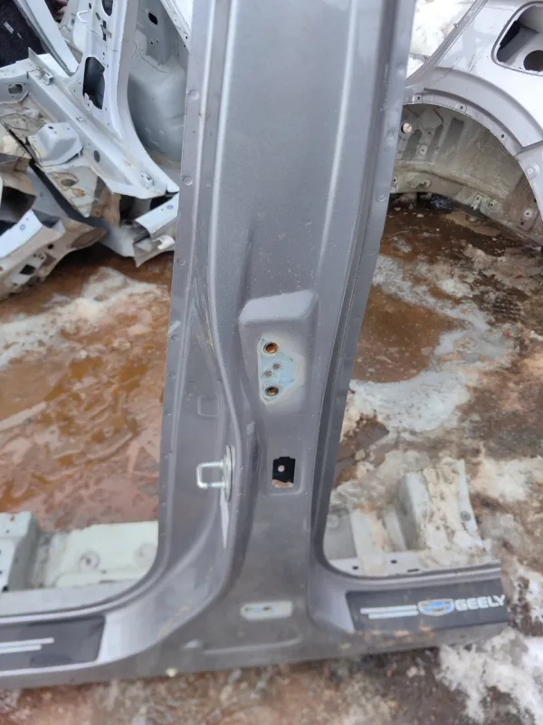 Порог с центральной стойкой