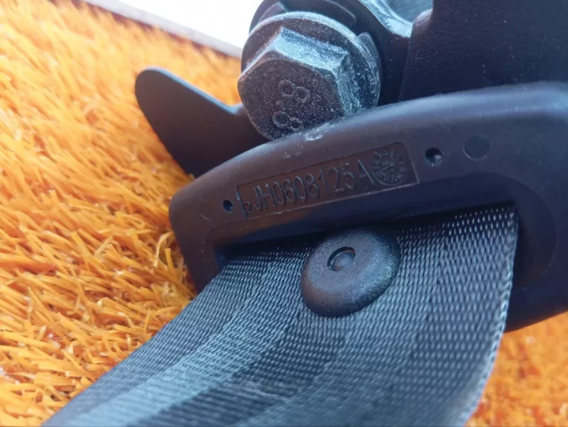 Ремень безопасности