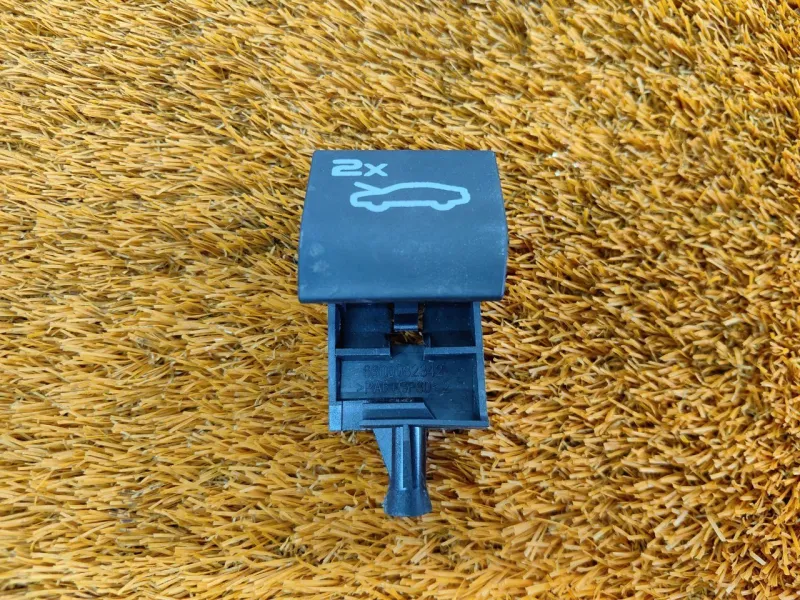 Ручка открывания капота