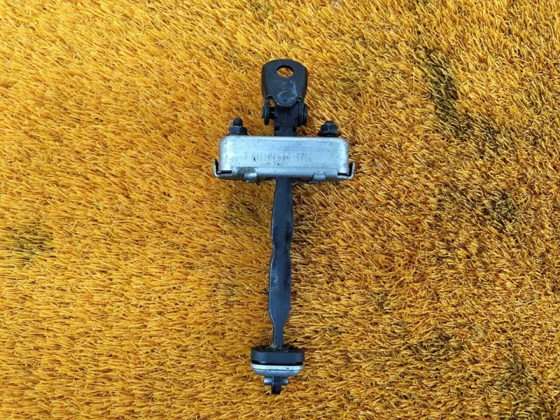 Ограничитель двери