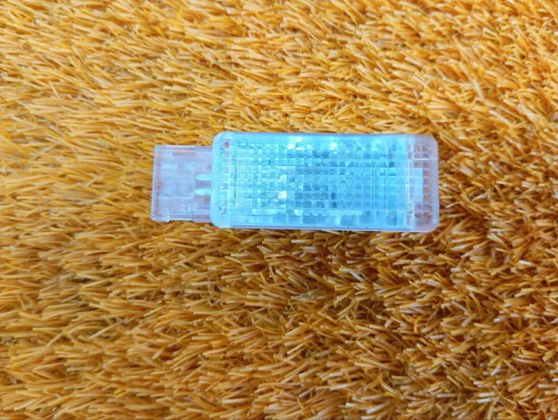 Плафон подсветки бардачка