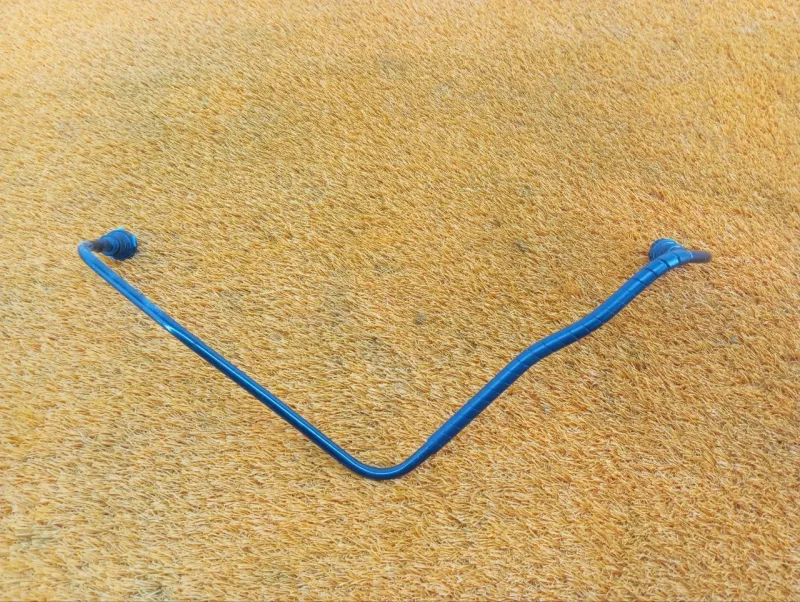 Трубка топливная