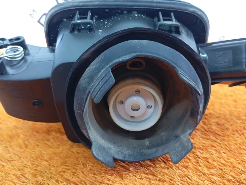 Лючок топливного бака Chery Tiggo 8 Pro 2023 503000028AA SQRF4J16C