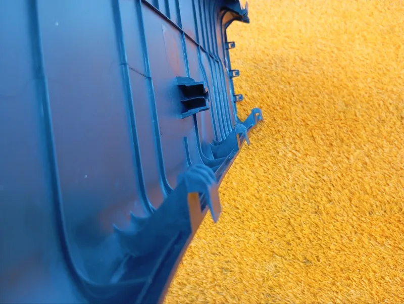 Обшивка центральной стойки