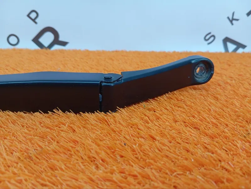 поводок стеклоочистителя