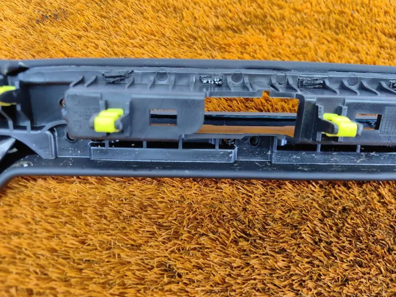 Декоративная накладка торпедо