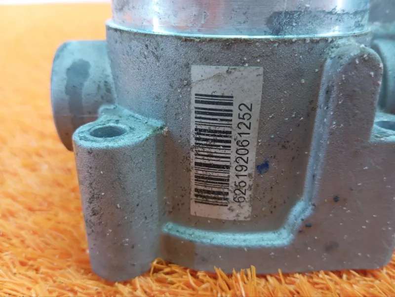 Дроссельная заслонка