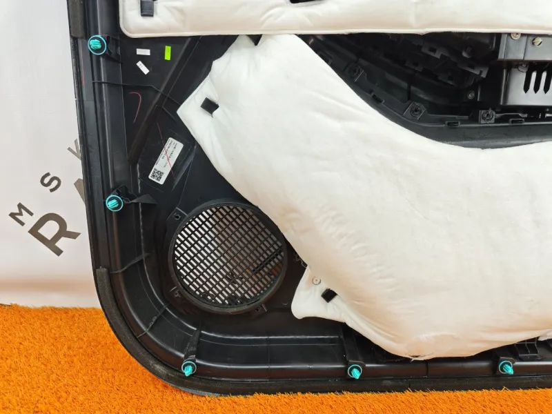 Обшивка двери