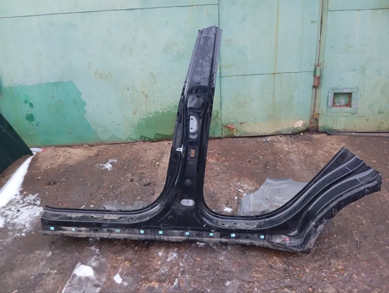 Порог с центральной стойкой