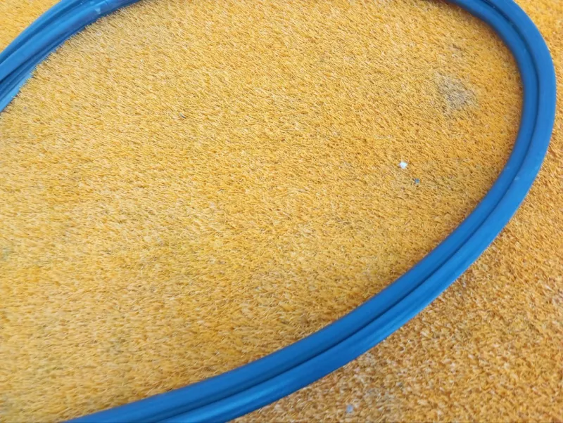 Уплотнитель багажника