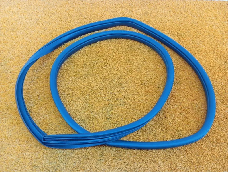 Уплотнитель проема двери