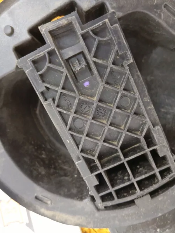 Лючок Бензобака