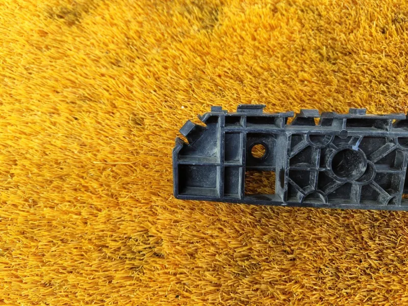 Крепление бампера