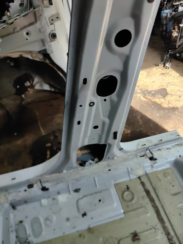 Порог с центральной стойкой