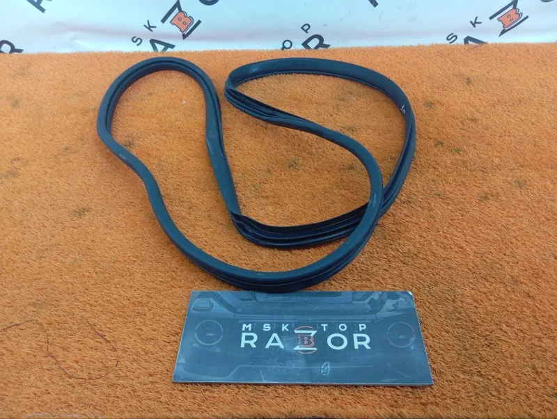 Уплотнитель проема двери