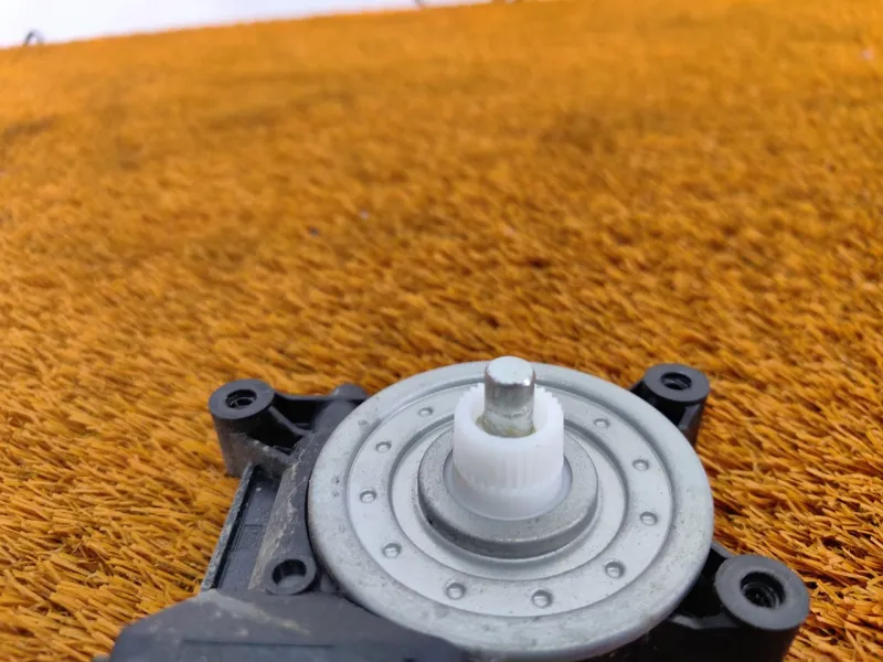 Мотор стеклоподъемника