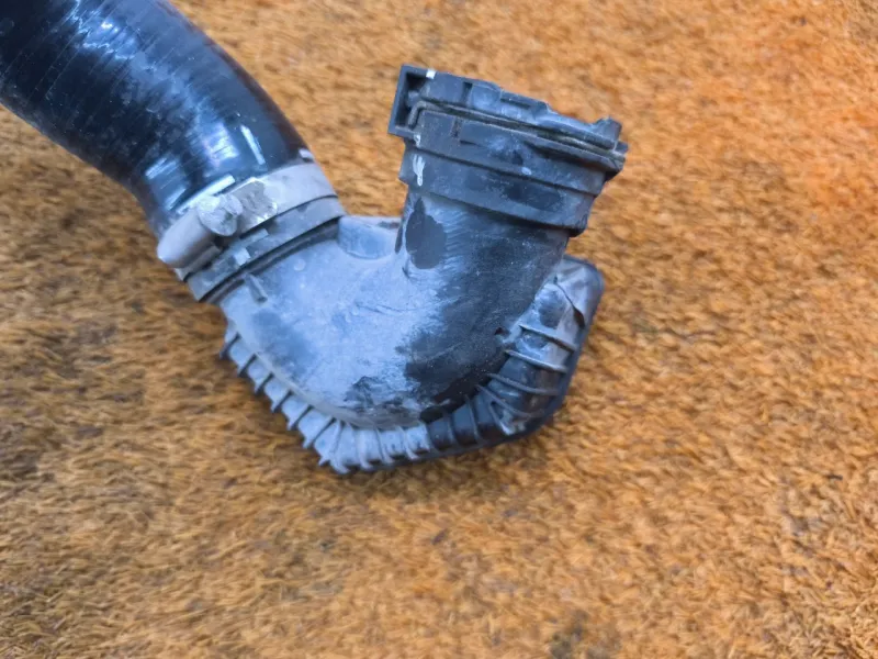 Патрубок интеркулера