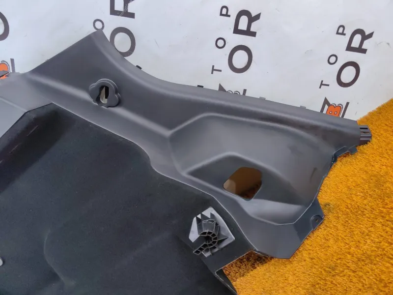 Обшивка багажника