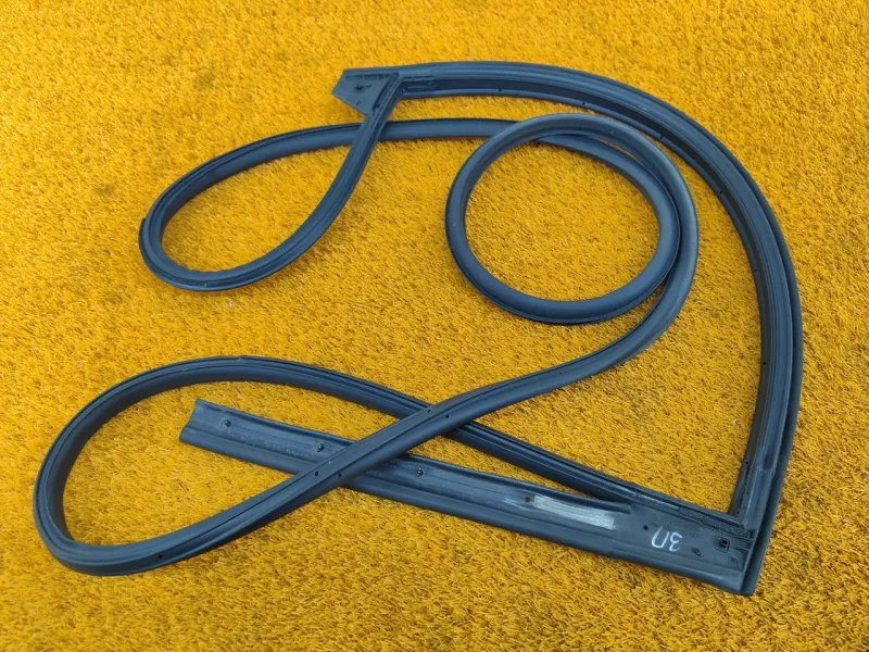 Уплотнитель двери