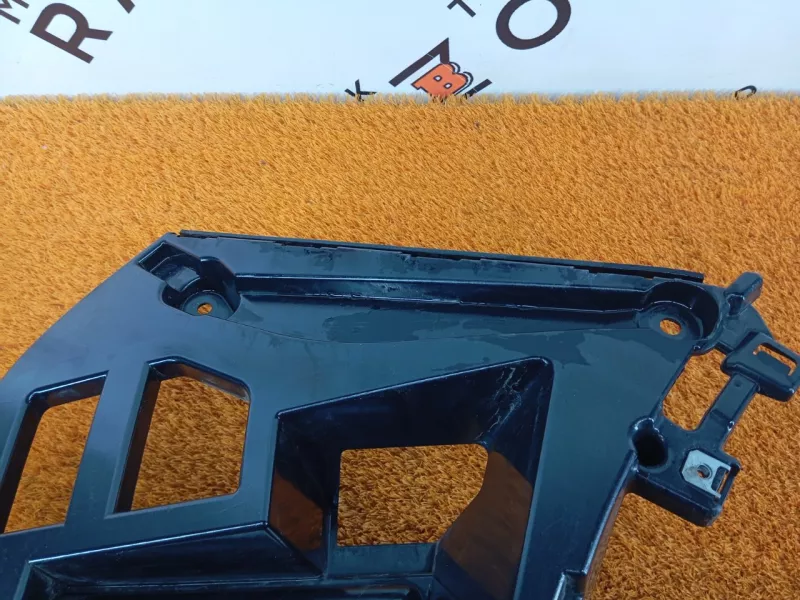 Крепление бампера