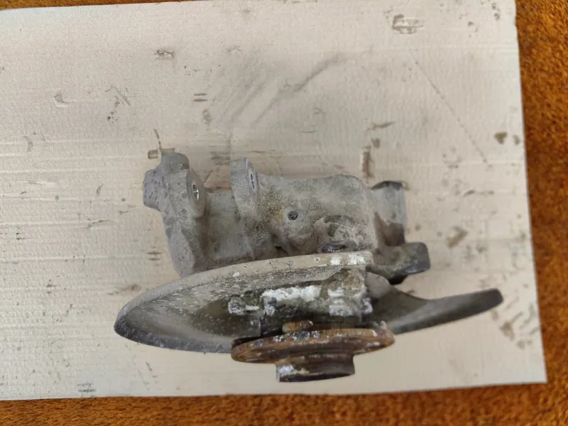 Кулак поворотный