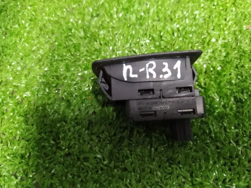 Кнопка стеклоподъемника