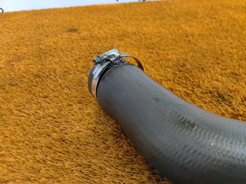 Патрубок интеркулера