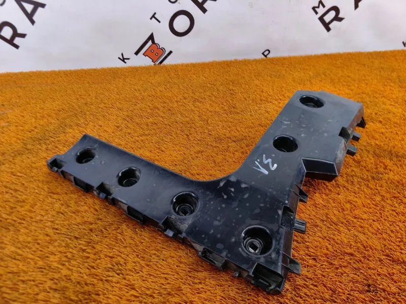 Кронштейн заднего бампера