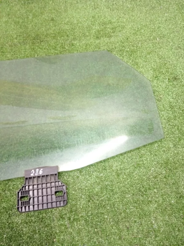 Стекло двери Audi A4 2005 8E9845025C B7, заднее левое