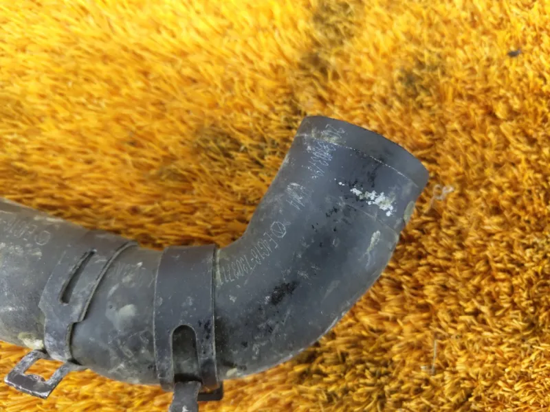 Патрубок радиатора