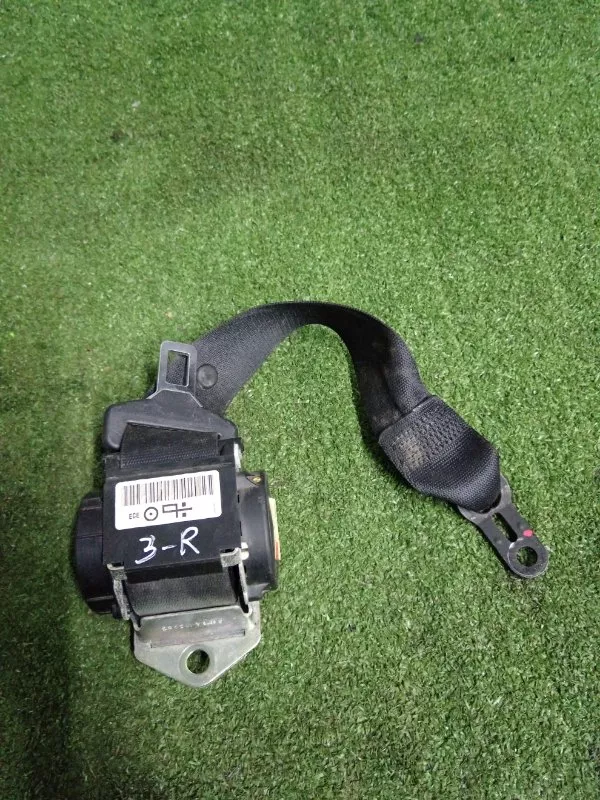 Ремень безопасности