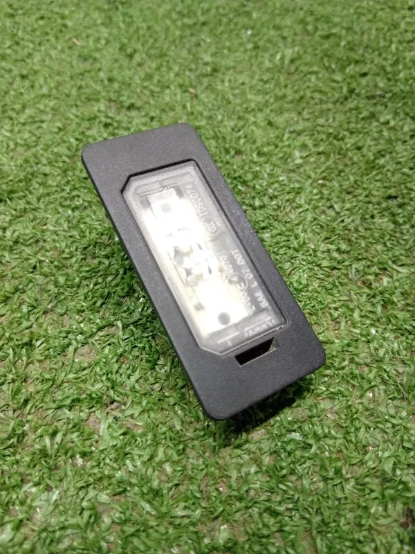 Фонарь подсветки номера