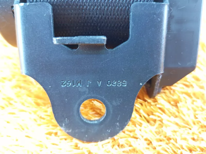 Ремень безопасности