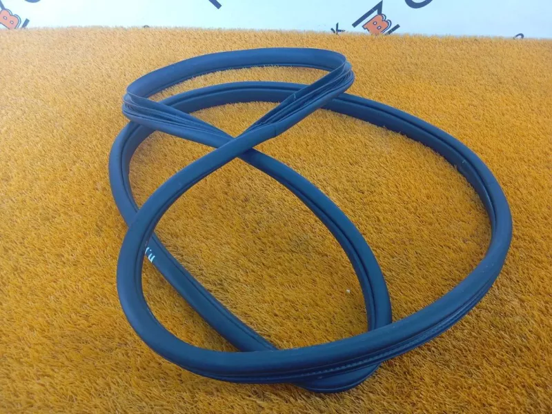 Уплотнитель двери