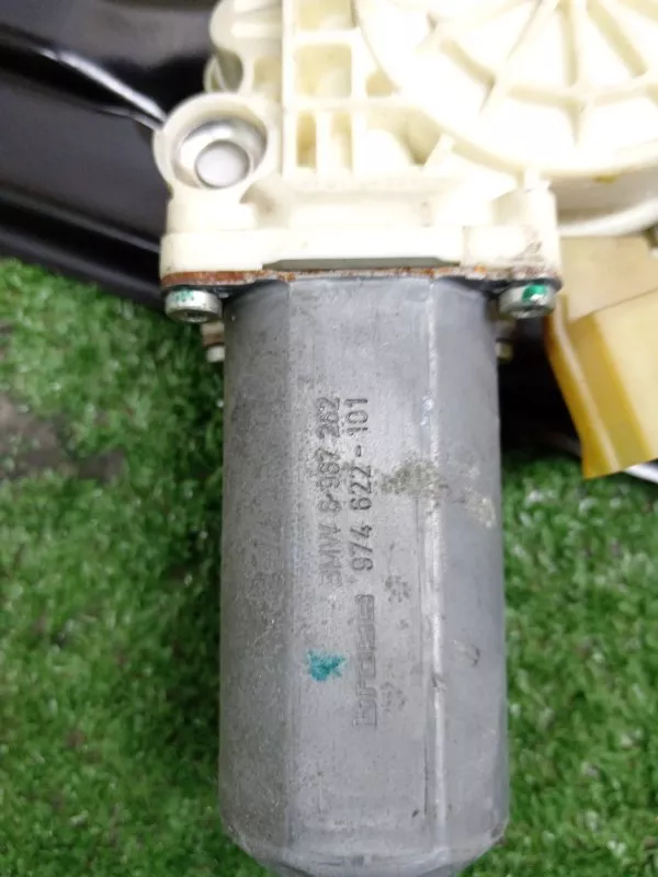 Стеклоподъемник BMW X5 2008 51357166382 E70, задний правый