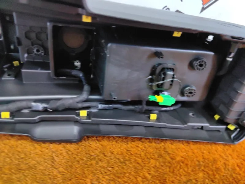 Консоль центральная