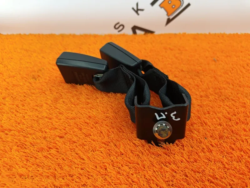 Ответная часть ремня безопасности