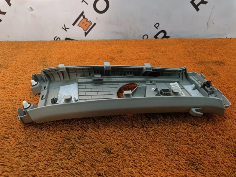 Обшивка центральной стойки