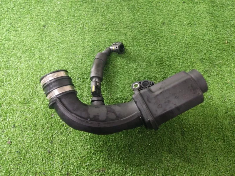 Патрубок воздушного фильтра