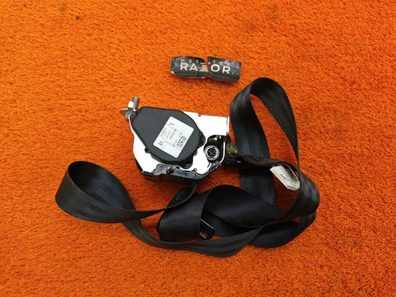 Ремень безопасности