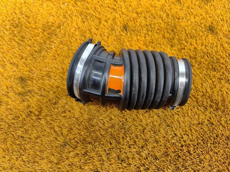 Патрубок воздушного фильтра