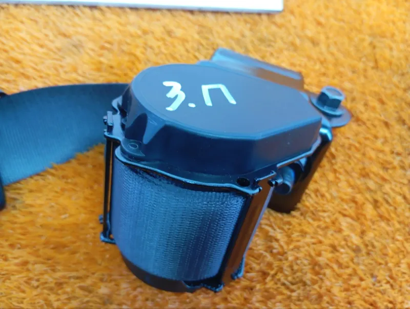 Ремень безопасности