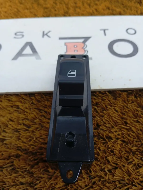 Кнопка стеклоподъемника