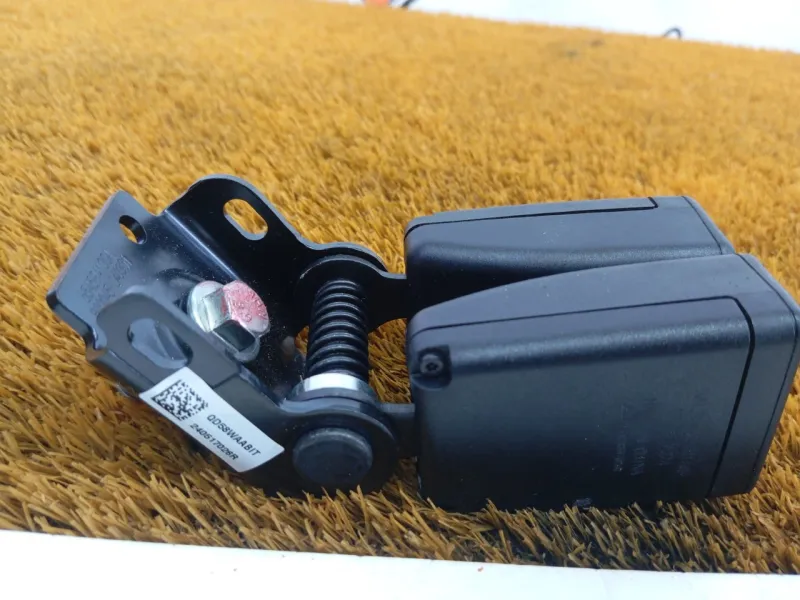 Ответная часть ремня безопасности