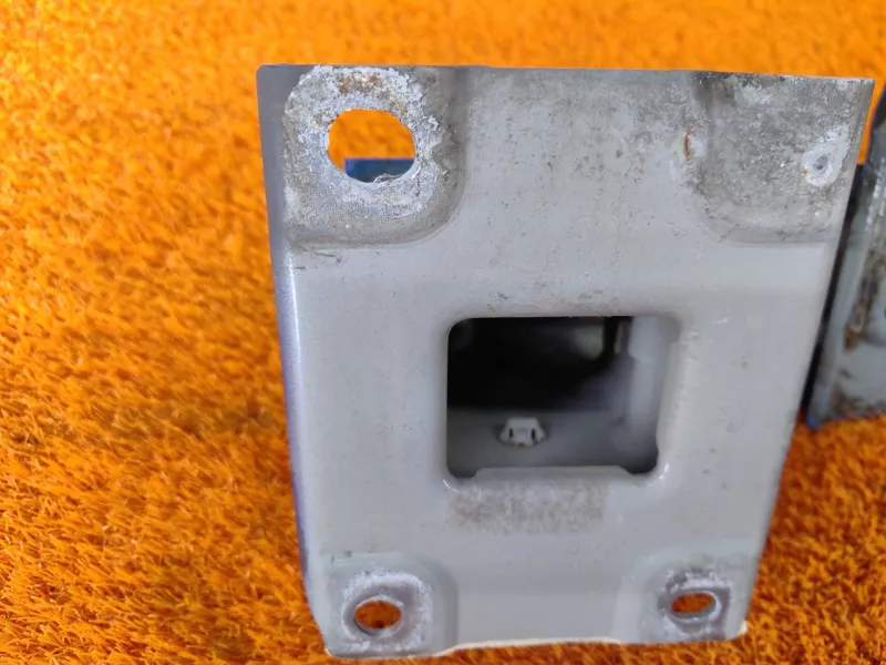 Усилитель бампера